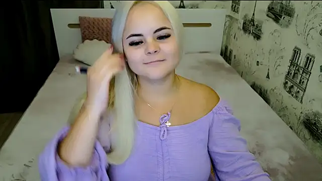 lovely-eyes online show from 10/15/25, 06:52