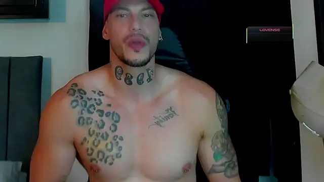 Snapshot of RickG_Oficial chatting on 03/26/26, 08:47 RickG Oficial online show from 03/26/26, 08:47