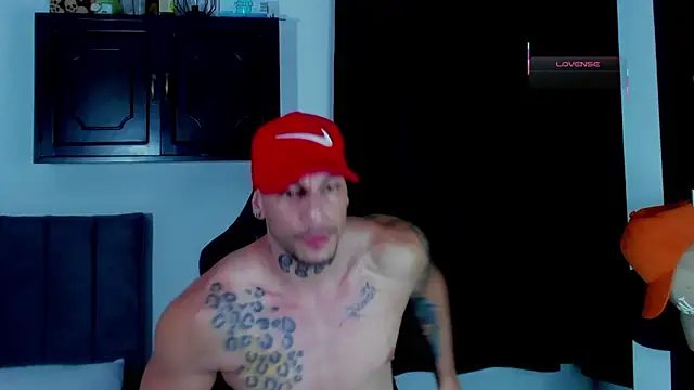 Snapshot of RickG_Oficial chatting on 03/31/26, 01:07 RickG Oficial online show from 03/31/26, 01:07