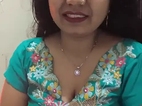 Snapshot of Gulaboo_bhabi chatting on 01/20/25, 11:21 Gulaboo bhabi online show from 01/20/25, 11:21