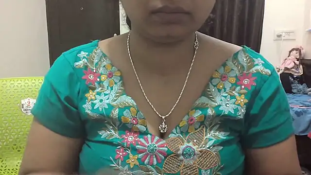 Snapshot of Gulaboo_bhabi chatting on 02/13/25, 07:10 Gulaboo bhabi online show from 02/13/25, 07:10