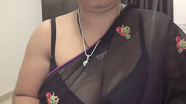 Snapshot of Gulaboo_bhabi chatting on 02/22/25, 09:15 Gulaboo bhabi online show from 02/22/25, 09:15