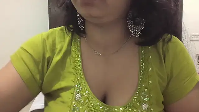 Snapshot of Gulaboo_bhabi chatting on 03/15/25, 10:00 Gulaboo bhabi online show from 03/15/25, 10:00