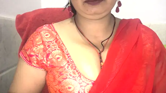 Snapshot of Gulaboo_bhabi chatting on 04/02/26, 11:35 Gulaboo bhabi online show from 04/02/26, 11:35