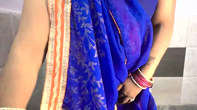 Snapshot of Gulaboo_bhabi chatting on 04/13/26, 04:29 Gulaboo bhabi online show from 04/13/26, 04:29