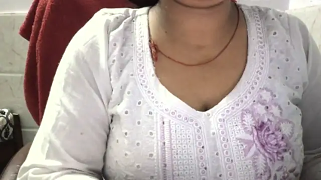 Snapshot of Gulaboo_bhabi chatting on 04/18/26, 07:07 Gulaboo bhabi online show from 04/18/26, 07:07