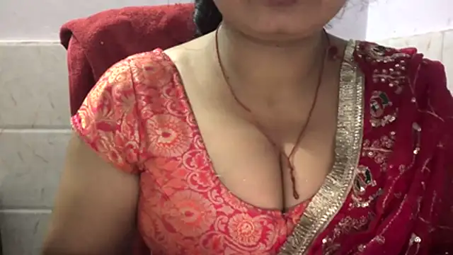 Snapshot of Gulaboo_bhabi chatting on 04/19/26, 10:56 Gulaboo bhabi online show from 04/19/26, 10:56
