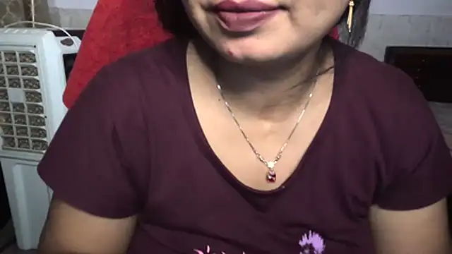 Snapshot of Gulaboo_bhabi chatting on 05/12/26, 11:35 Gulaboo bhabi online show from 05/12/26, 11:35
