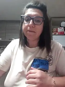 Snapshot of carolyne2023 chatting on 05/12/26, 08:06 carolyne2023 online show from 05/12/26, 08:06