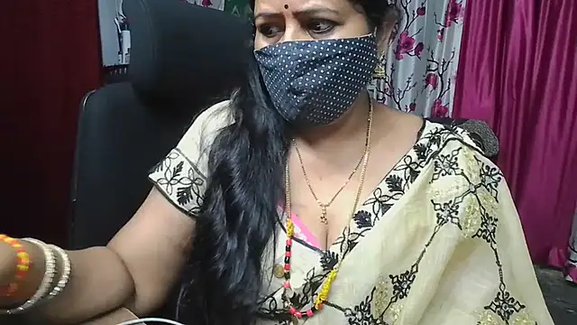 Snapshot of Rani_Darling_99 chatting on 06/21/26, 11:29 Rani Darling 99 online show from 06/21/26, 11:29