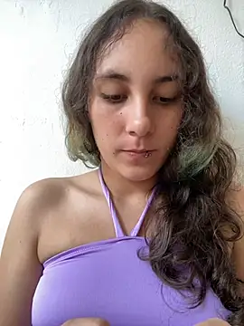 xlunna online show from 12/31/24, 09:39