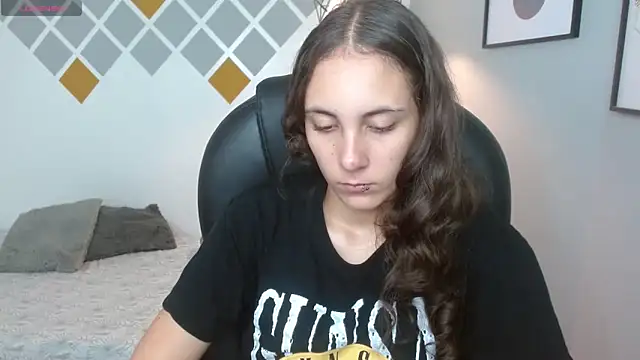 xlunna online show from 01/11/25, 08:21