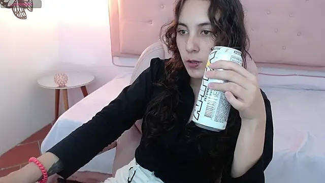 xlunna online show from 01/22/25, 07:24