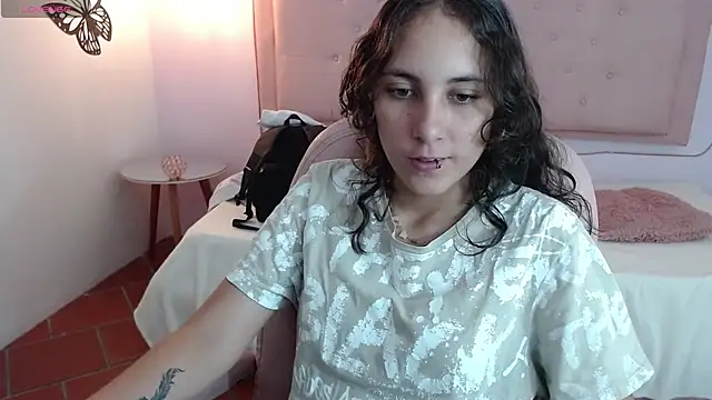 xlunna online show from 02/06/25, 07:40