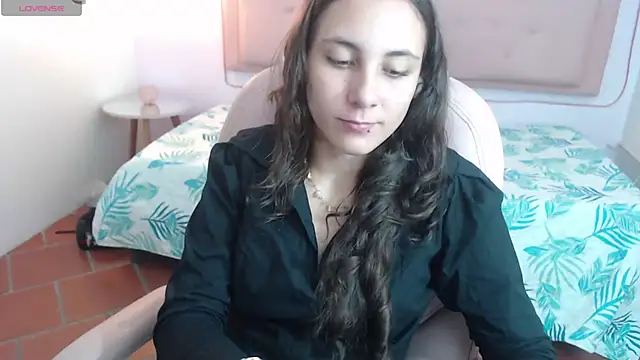 xlunna online show from 02/12/25, 07:56