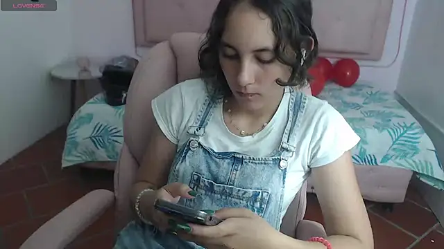 xlunna online show from 02/14/25, 07:44