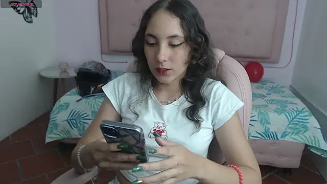 xlunna online show from 02/14/25, 10:47