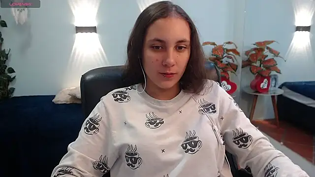 xlunna online show from 10/18/25, 02:29