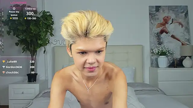 Felix Rey online show from 03/10/25, 01:45