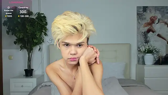 Felix Rey online show from 03/18/25, 05:53