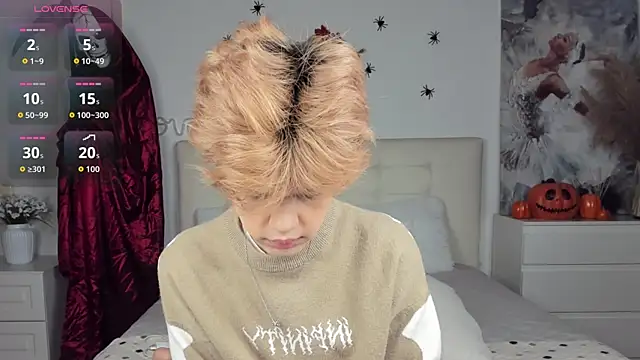 Felix Rey online show from 10/15/25, 04:07