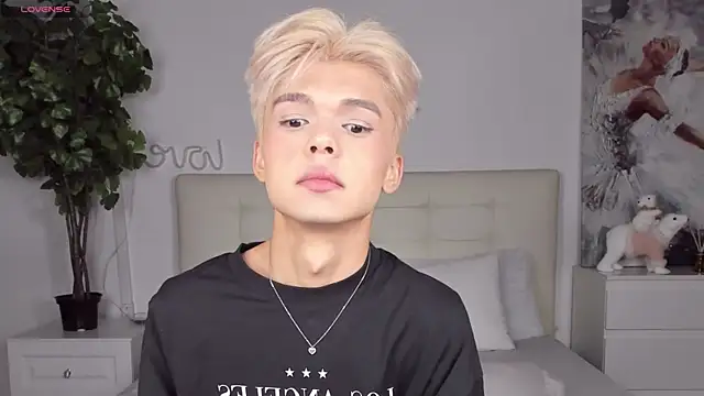 Snapshot of Felix_Rey chatting on 12/16/25, 06:46 Felix Rey online show from 12/16/25, 06:46