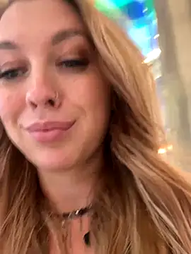 Snapshot of Sweet___Emily chatting on 12/03/24, 02:38 Sweet   Emily online show from 12/03/24, 02:38