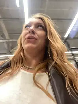 Snapshot of Sweet___Emily chatting on 12/28/24, 10:55 Sweet   Emily online show from 12/28/24, 10:55