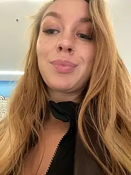 Snapshot of Sweet___Emily chatting on 02/11/25, 05:07 Sweet   Emily online show from 02/11/25, 05:07