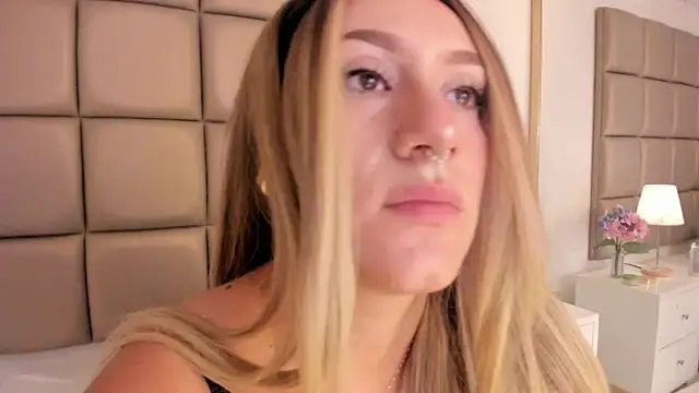 Emily robertss online show from 02/28/25, 09:36