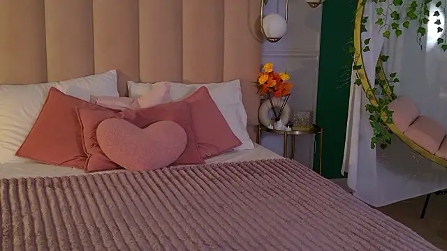 Snapshot of Eva_Natsumi chatting on 12/02/24, 05:26 Eva Natsumi online show from 12/02/24, 05:26