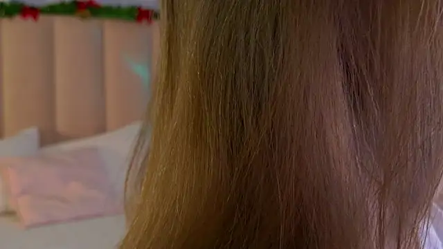 Snapshot of Eva_Natsumi chatting on 12/16/24, 05:27 Eva Natsumi online show from 12/16/24, 05:27