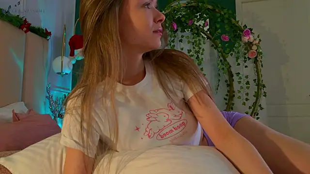 Snapshot of Eva_Natsumi chatting on 12/16/24, 11:55 Eva Natsumi online show from 12/16/24, 11:55