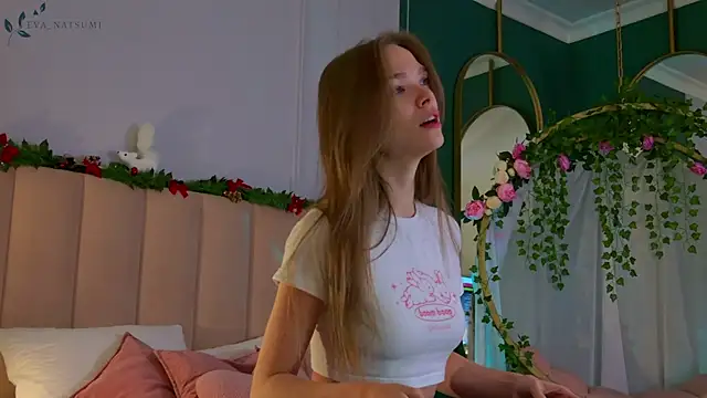 Snapshot of Eva_Natsumi chatting on 12/16/24, 03:00 Eva Natsumi online show from 12/16/24, 03:00