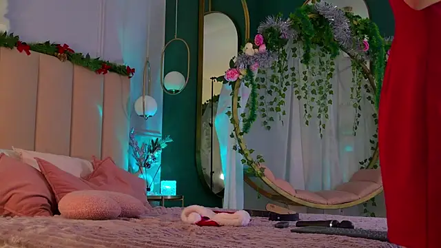 Snapshot of Eva_Natsumi chatting on 12/27/24, 08:24 Eva Natsumi online show from 12/27/24, 08:24