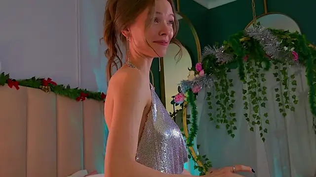 Snapshot of Eva_Natsumi chatting on 12/31/24, 03:31 Eva Natsumi online show from 12/31/24, 03:31