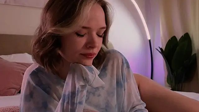 Snapshot of Eva_Natsumi chatting on 02/12/25, 09:31 Eva Natsumi online show from 02/12/25, 09:31