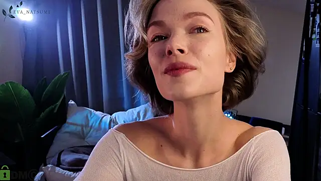 Snapshot of Eva_Natsumi chatting on 09/17/25, 05:03 Eva Natsumi online show from 09/17/25, 05:03