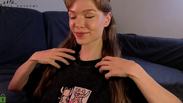 Snapshot of Eva_Natsumi chatting on 10/20/25, 04:40 Eva Natsumi online show from 10/20/25, 04:40