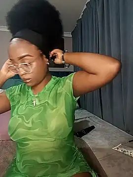 Queen-Chocolate online show from 09/25/25, 02:59