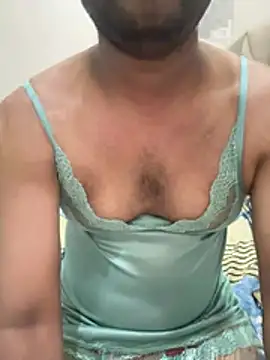 Snapshot of Lusty0786 chatting on 06/25/26, 06:34 Lusty0786 online show from 06/25/26, 06:34