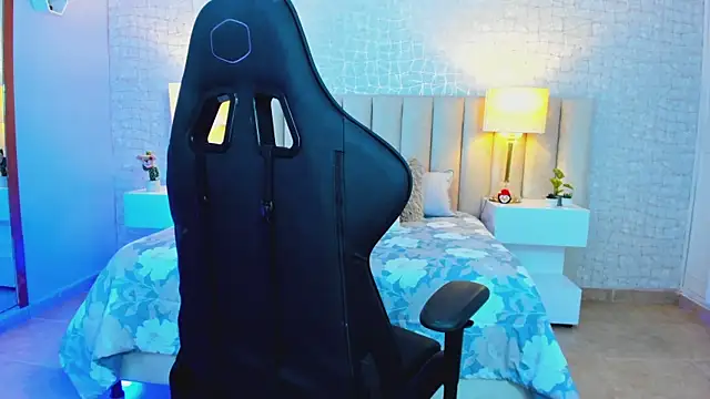 Snapshot of sara_parker069 chatting on 12/11/24, 01:26 sara parker069 online show from 12/11/24, 01:26