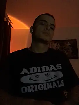 Snapshot of danny_42027 chatting on 01/10/25, 03:29 danny 42027 online show from 01/10/25, 03:29