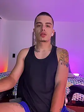 Snapshot of danny_42027 chatting on 01/21/25, 04:43 danny 42027 online show from 01/21/25, 04:43