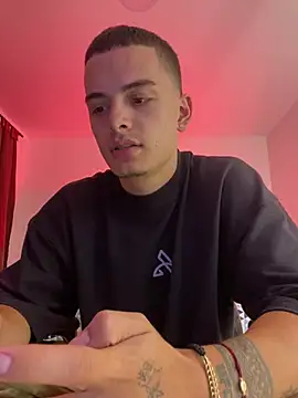 Snapshot of danny_42027 chatting on 02/02/25, 04:05 danny 42027 online show from 02/02/25, 04:05