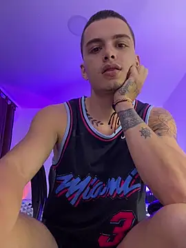 Snapshot of danny_42027 chatting on 02/06/25, 07:45 danny 42027 online show from 02/06/25, 07:45