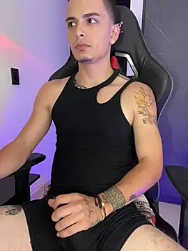 Snapshot of danny_42027 chatting on 02/08/25, 01:00 danny 42027 online show from 02/08/25, 01:00