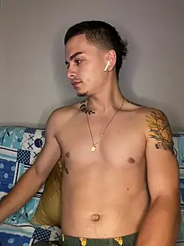 Snapshot of danny_42027 chatting on 02/21/25, 04:29 danny 42027 online show from 02/21/25, 04:29