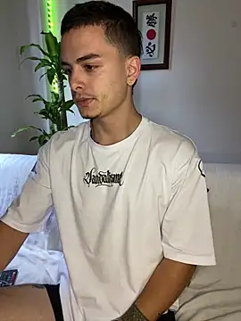 Snapshot of danny_42027 chatting on 02/27/25, 09:58 danny 42027 online show from 02/27/25, 09:58