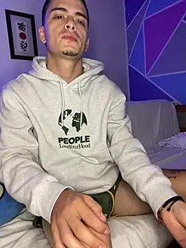 Snapshot of danny_42027 chatting on 02/28/25, 06:21 danny 42027 online show from 02/28/25, 06:21